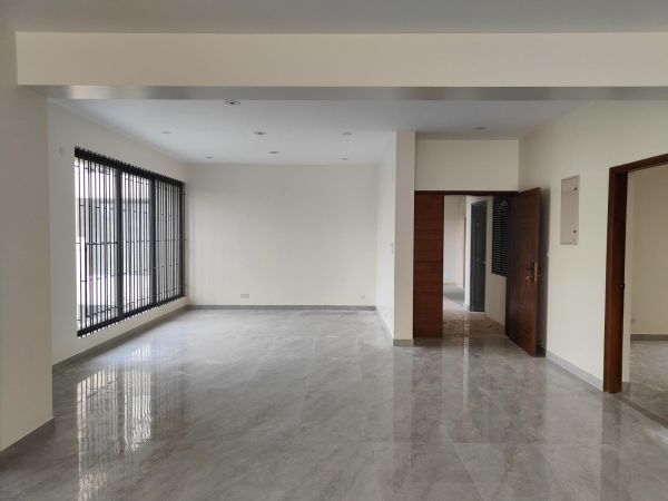 4 Bedrooms Residential Properties for Rent