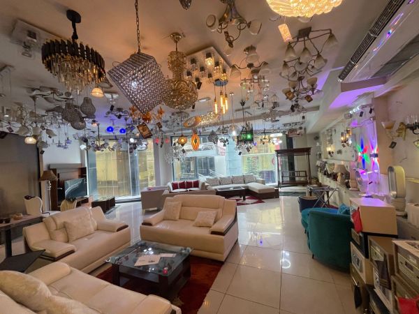  Bedrooms Commercial Properties for Rent
