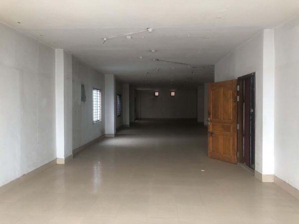  Bedrooms Commercial Properties for Rent