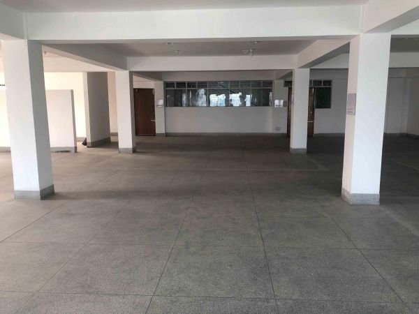  Bedrooms Commercial Properties for Rent