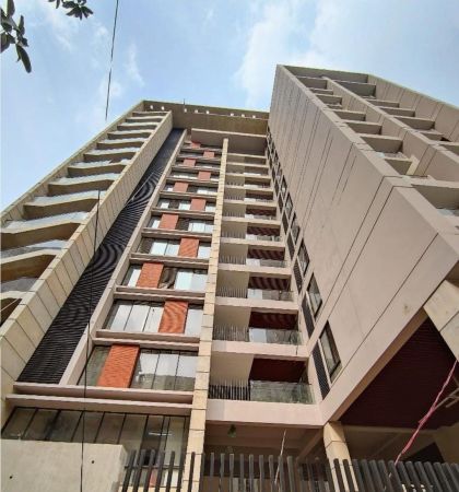 4 Bedrooms Residential Properties for Rent