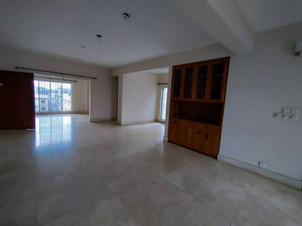 4 Bedrooms Residential Properties for Rent