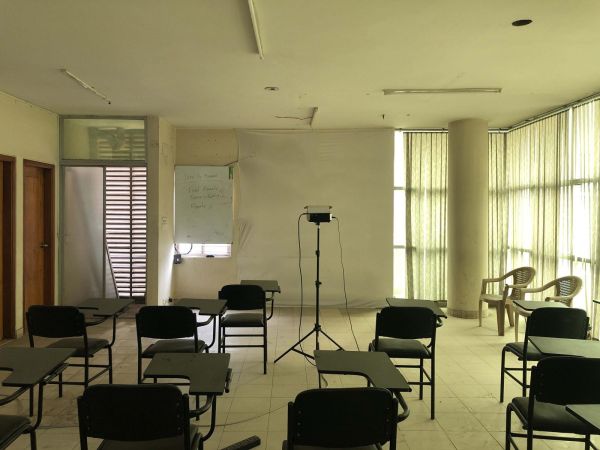  Bedrooms Commercial Properties for Rent