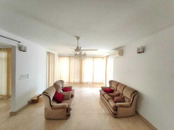 4 Bedrooms Residential Properties for Rent