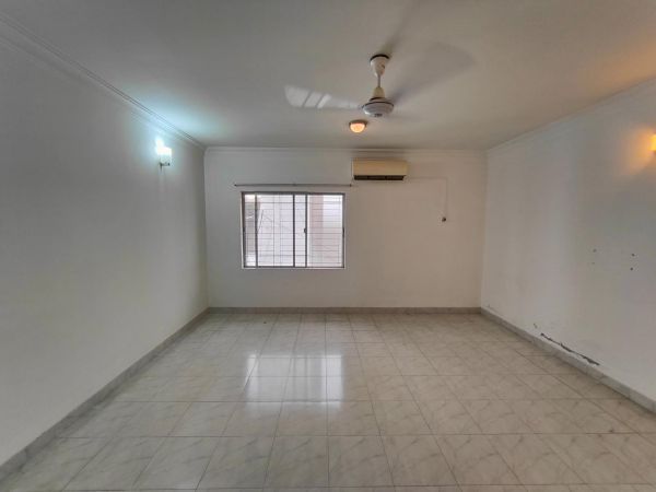 3 Bedrooms Residential Properties for Rent
