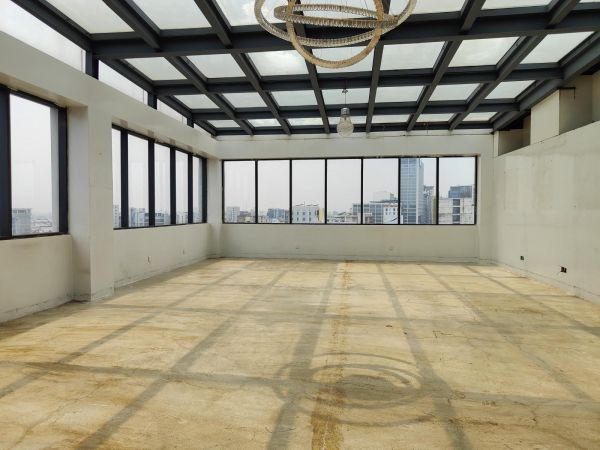  Bedrooms Commercial Properties for Rent