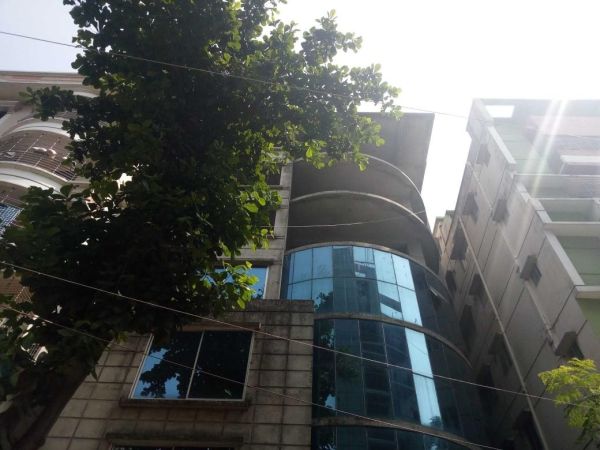  Bedrooms Commercial Properties for Rent