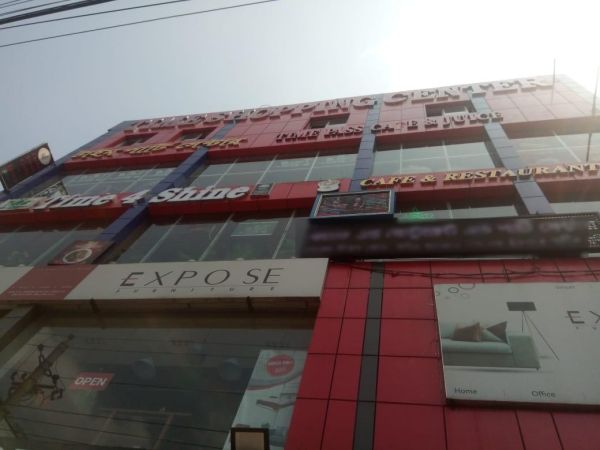  Bedrooms Commercial Properties for Rent