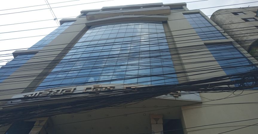  Bedrooms Commercial Properties for Rent