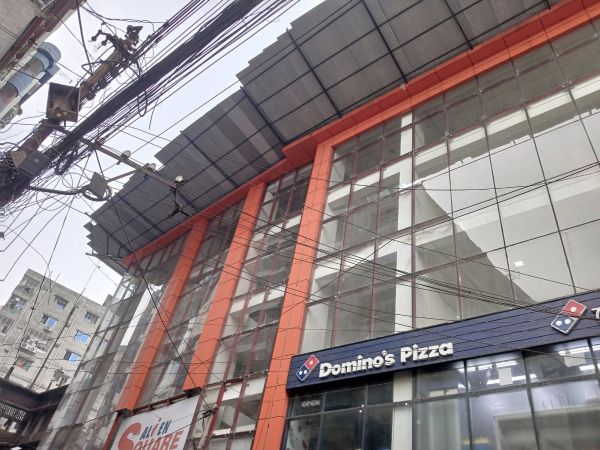  Bedrooms Commercial Properties for Rent