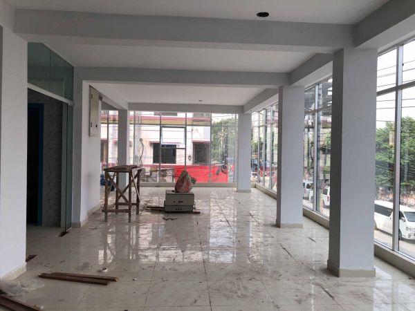  Bedrooms Commercial Properties for Rent