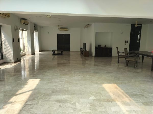 4 Bedrooms Residential Properties for Rent
