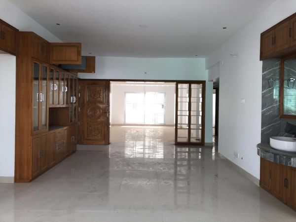 4 Bedrooms Residential Properties for Rent