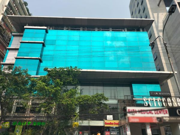  Bedrooms Commercial Properties for Rent