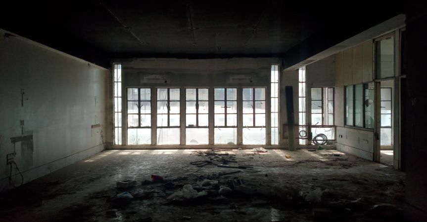  Bedrooms Commercial Properties for Rent