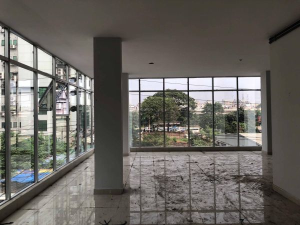  Bedrooms Commercial Properties for Rent