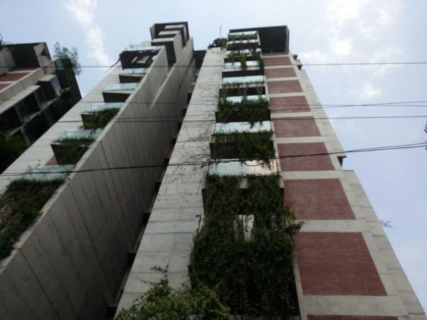4 Bedrooms Residential Properties for Rent
