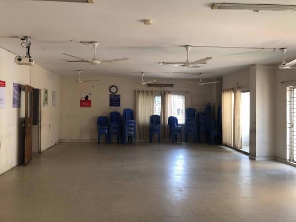  Bedrooms Commercial Properties for Rent