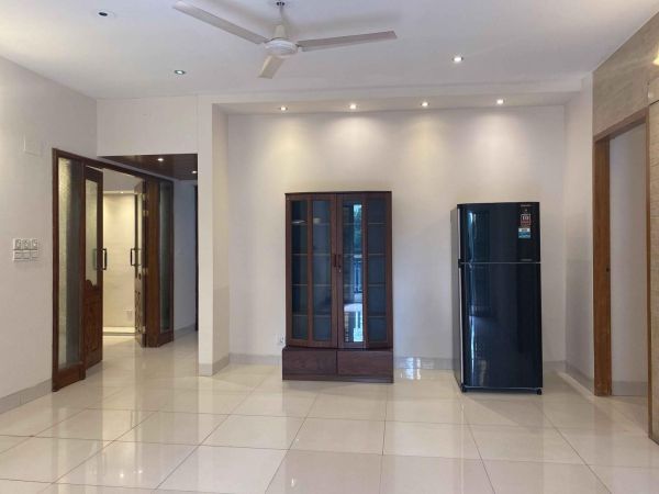 3 Bedrooms Residential Properties for Rent
