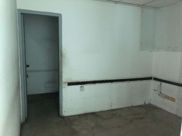 Bedrooms Commercial Properties for Rent