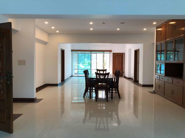 4 Bedrooms Residential Properties for Rent