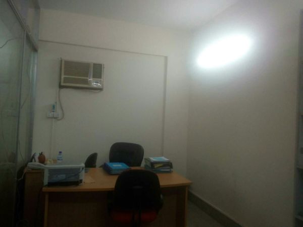  Bedrooms Commercial Properties for Rent