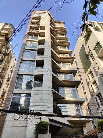3 Bedrooms Residential Properties for Rent