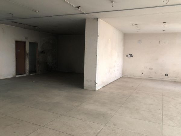  Bedrooms Commercial Properties for Rent