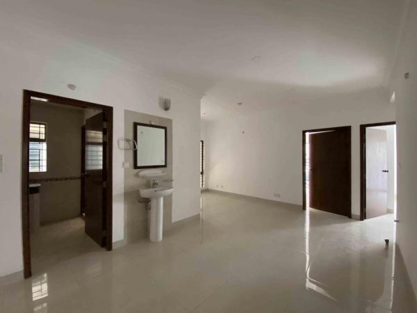 3 Bedrooms Residential Properties for Rent
