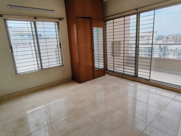 4 Bedrooms Residential Properties for Rent