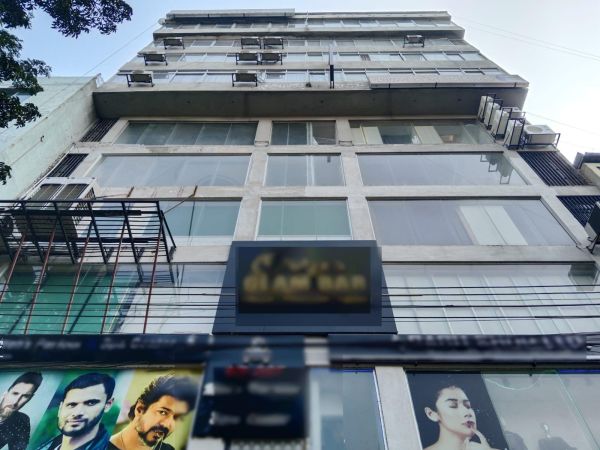  Bedrooms Commercial Properties for Rent