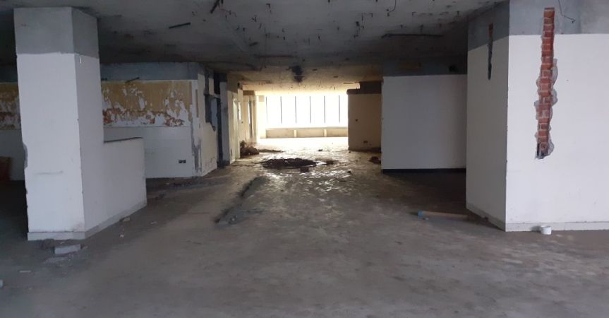  Bedrooms Commercial Properties for Rent