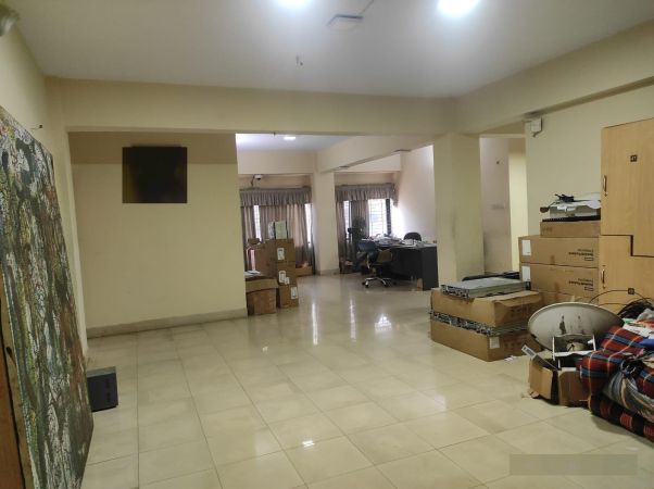  Bedrooms Commercial Properties for Rent
