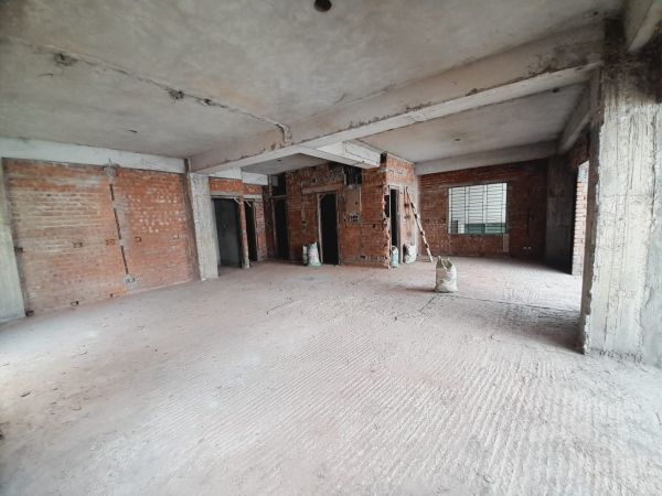  Bedrooms Commercial Properties for Rent