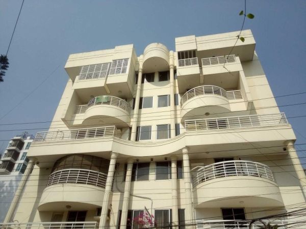3 Bedrooms Residential Properties for Rent