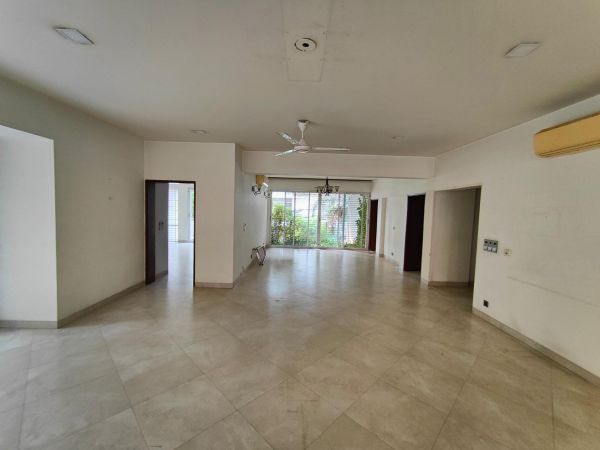 4 Bedrooms Residential Properties for Rent