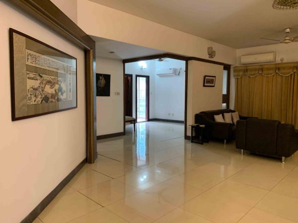 3 Bedrooms Residential Properties for Rent