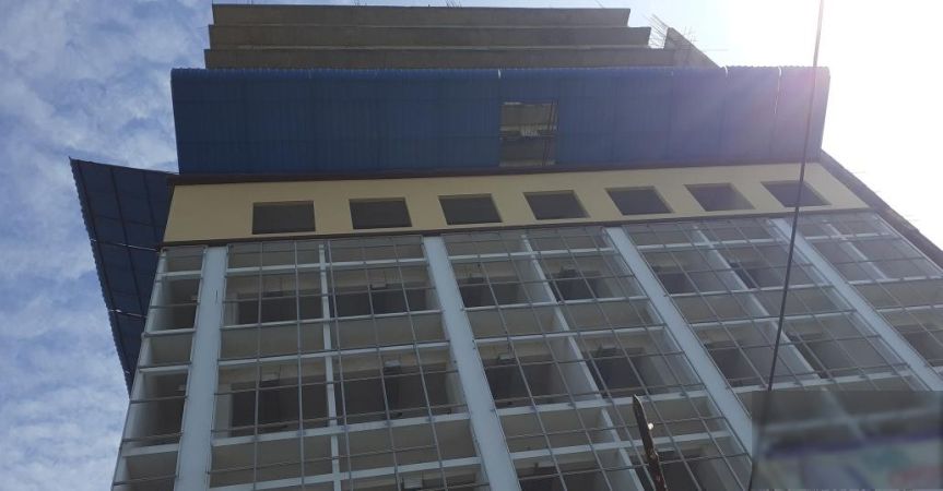  Bedrooms Commercial Properties for Sale