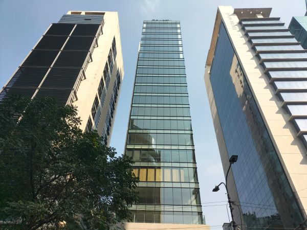  Bedrooms Commercial Properties for Rent
