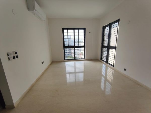 4 Bedrooms Residential Properties for Rent