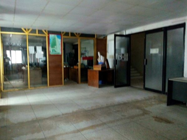  Bedrooms Commercial Properties for Rent