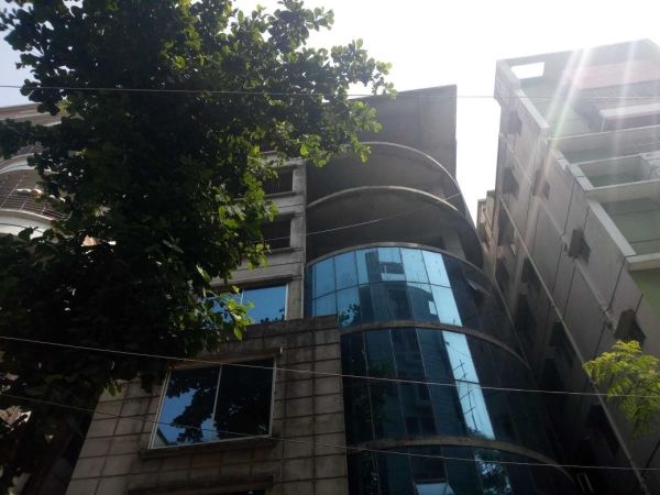  Bedrooms Commercial Properties for Rent