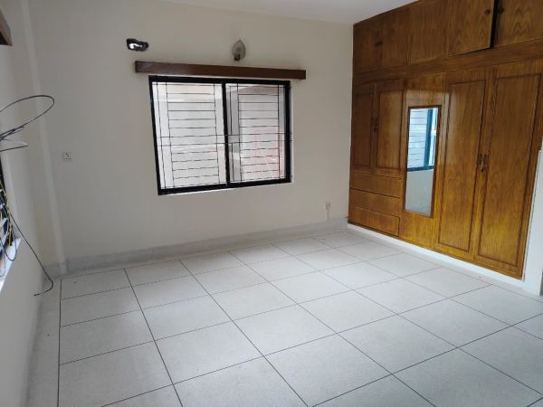 4 Bedrooms Residential Properties for Rent