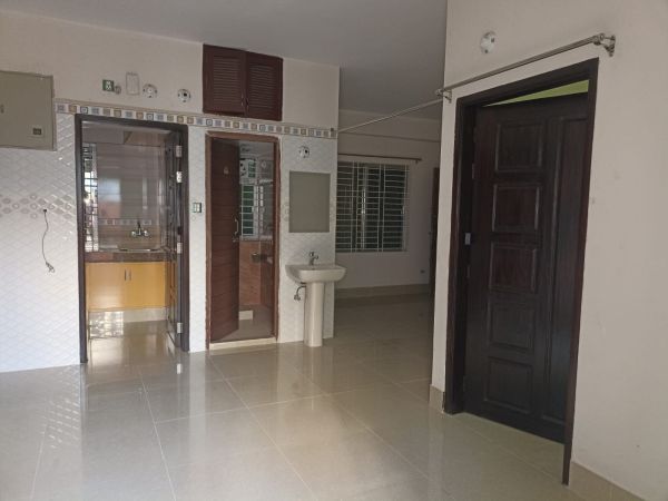 3 Bedrooms Residential Properties for Rent