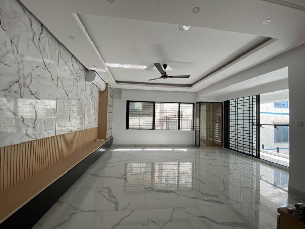 3 Bedrooms Residential Properties for Rent