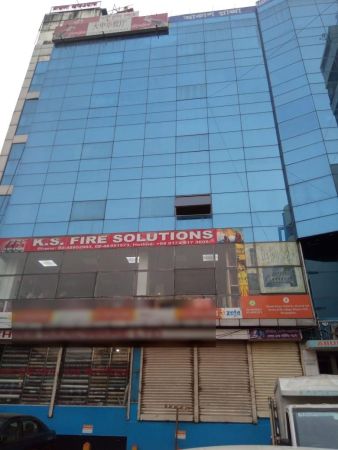  Bedrooms Commercial Properties for Rent
