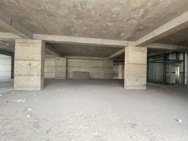  Bedrooms Commercial Properties for Rent