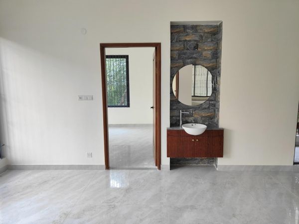 4 Bedrooms Residential Properties for Rent