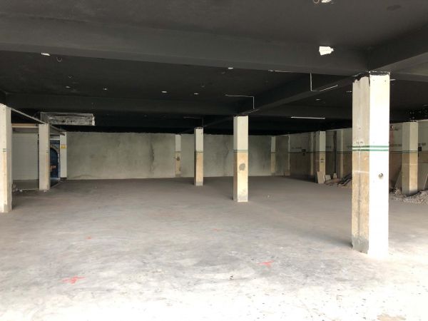  Bedrooms Commercial Properties for Rent