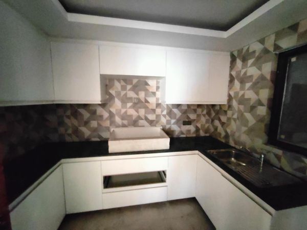 4 Bedrooms Residential Properties for Rent